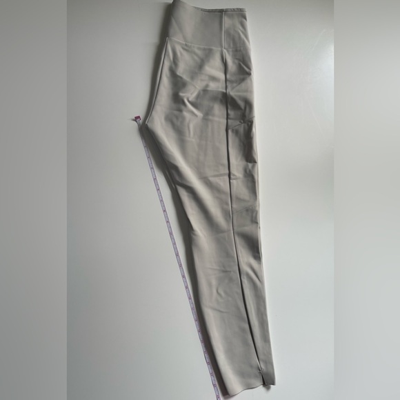 Athleta Stellar City Tight - Picture 8 of 9